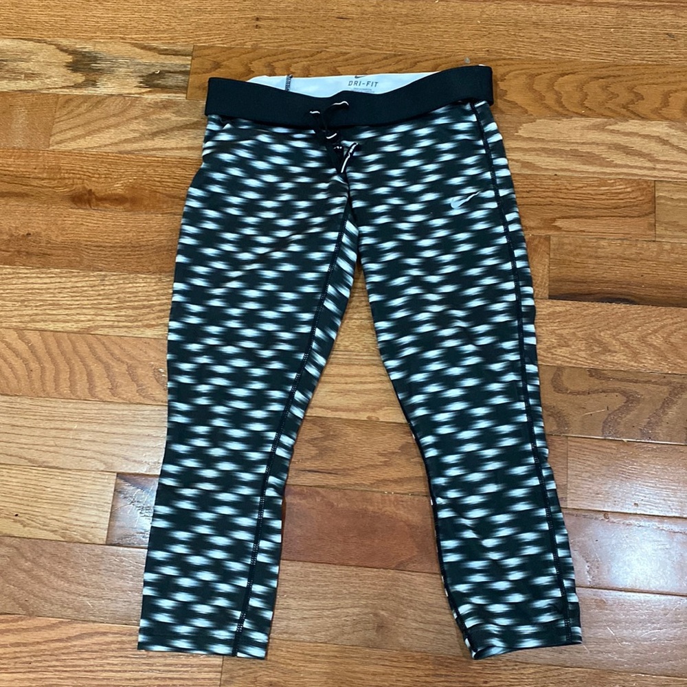 Nike dri-fit running capris small
